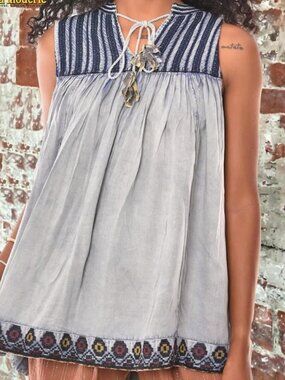 EUC Rachel Zoe Embroidered Boho Swing Tank Top Size M Blue Washed Dye